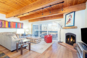 Riverside Dream! Quiet Spot w Deck, 5 Min Walk to Gondola & Main St, condo Telluride